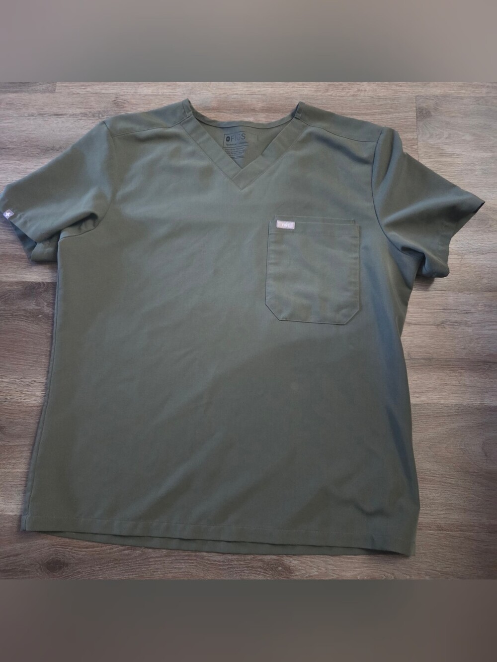 FIGS Men’s XL Olive Green V-Neck Scrub Top Technical Collection
